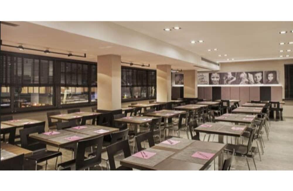 קאטוליקה Hotel Ines מראה חיצוני תמונה