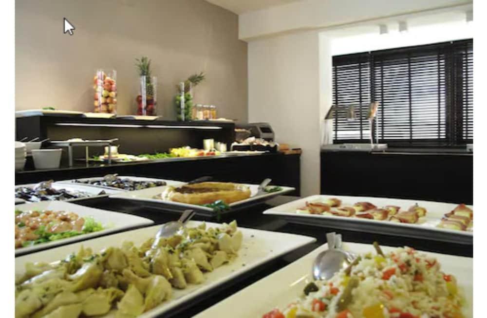 קאטוליקה Hotel Ines מראה חיצוני תמונה