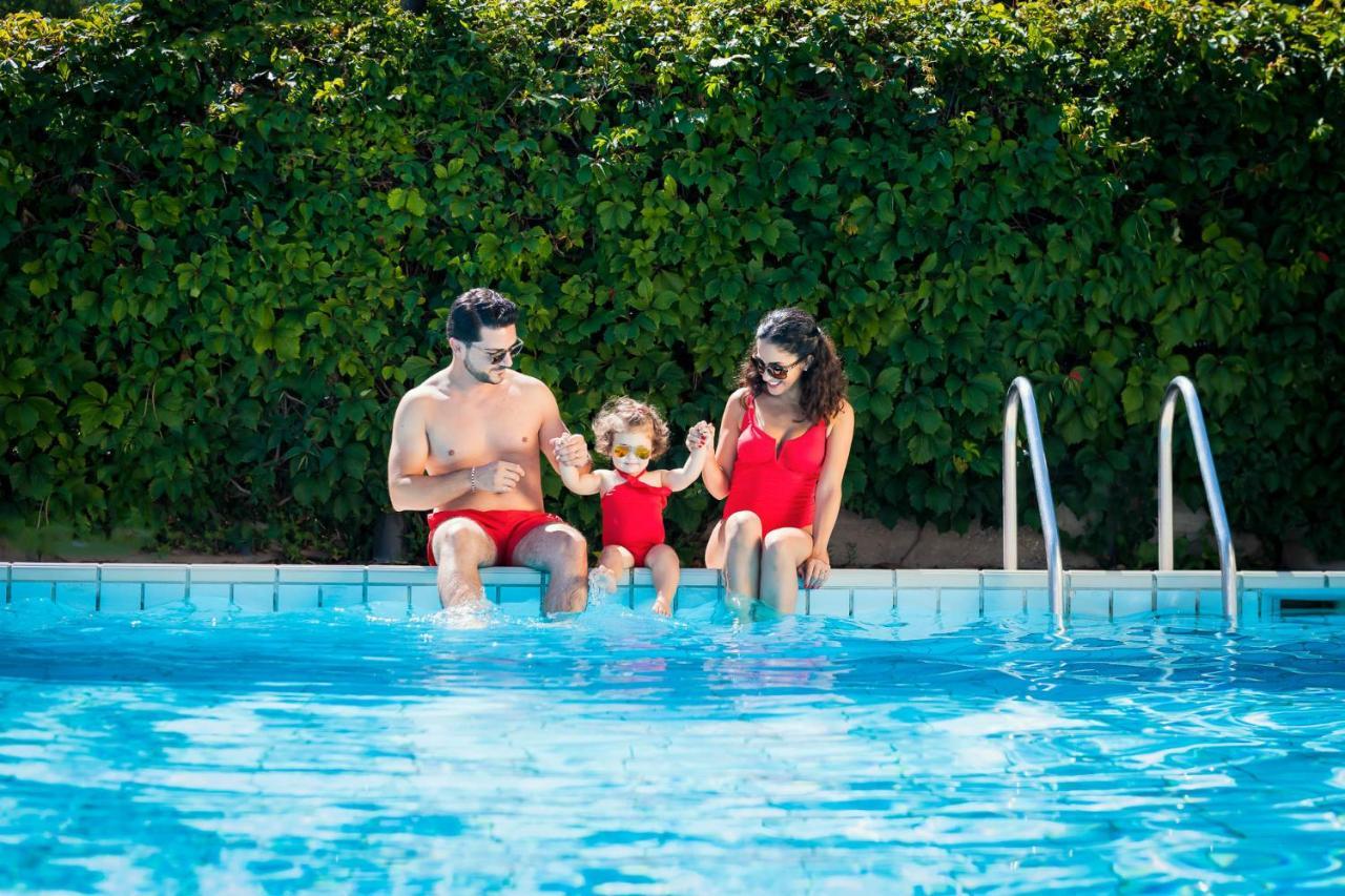קאטוליקה Hotel Ines מראה חיצוני תמונה