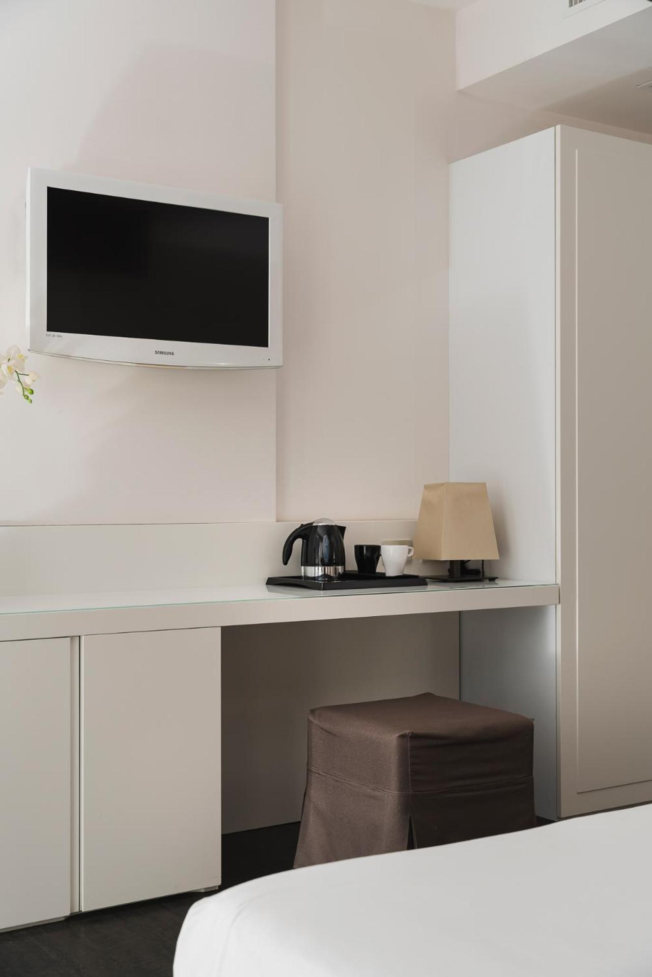 קאטוליקה Hotel Ines מראה חיצוני תמונה