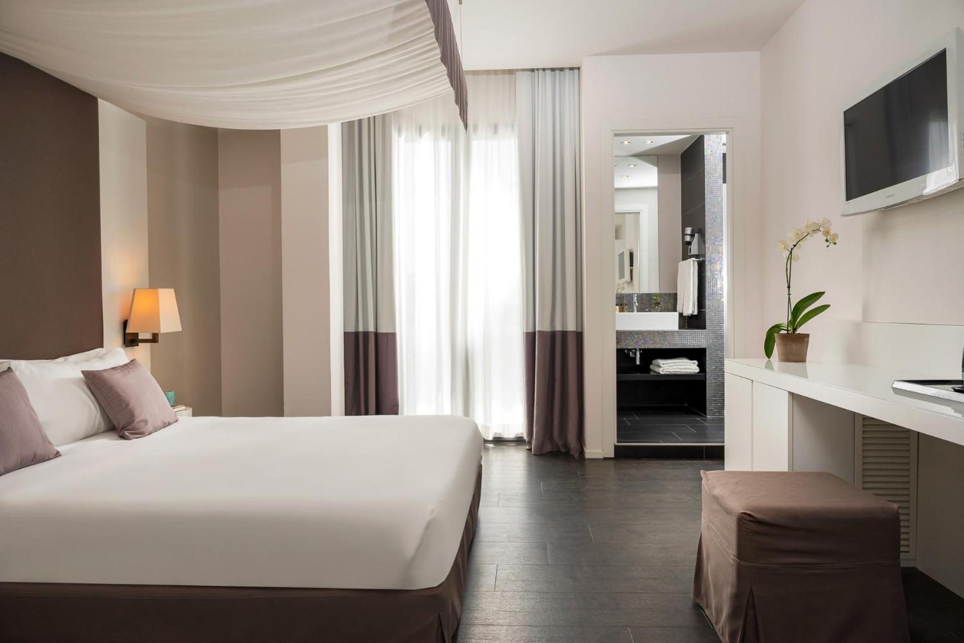 קאטוליקה Hotel Ines מראה חיצוני תמונה