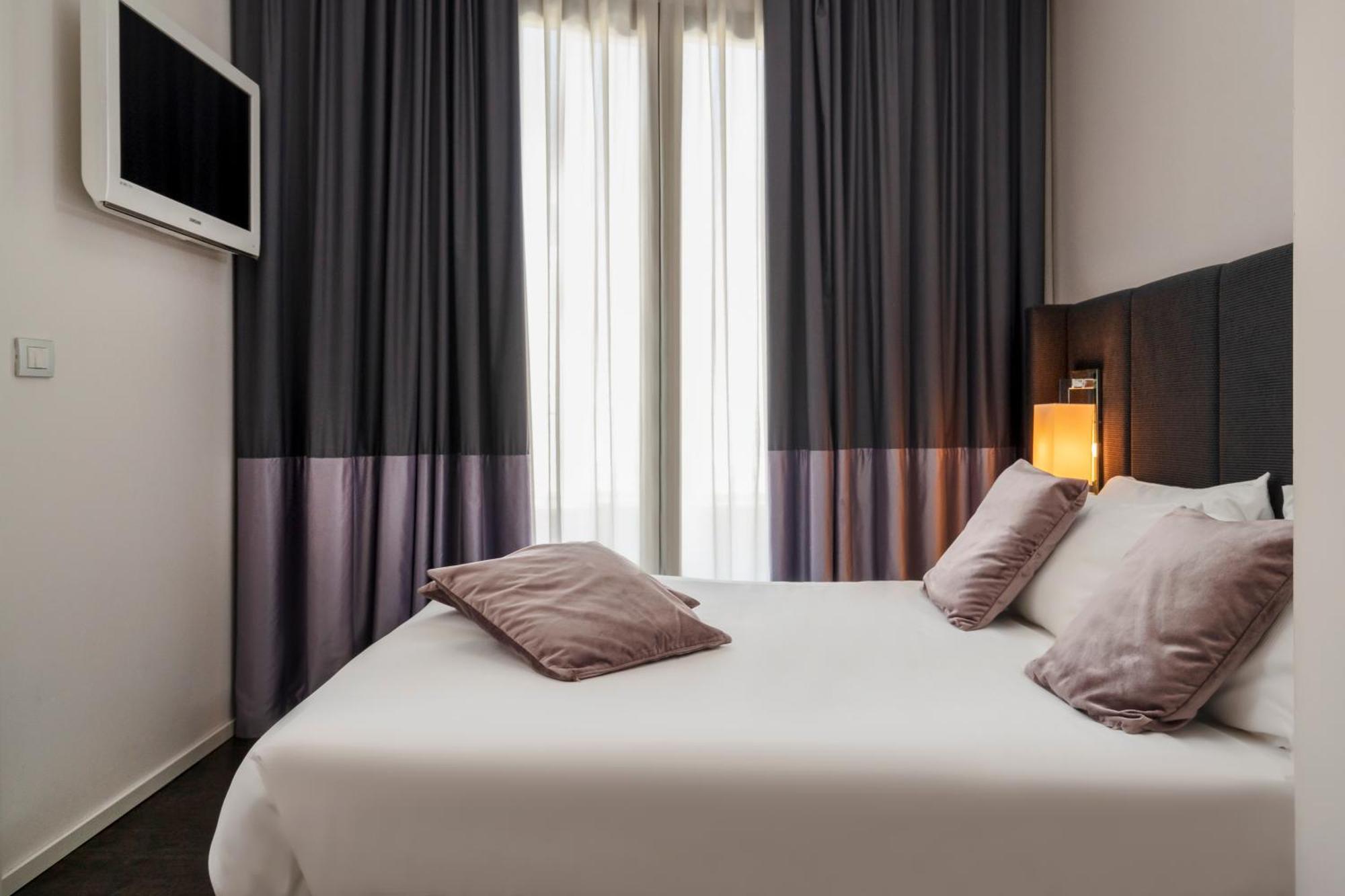 קאטוליקה Hotel Ines מראה חיצוני תמונה
