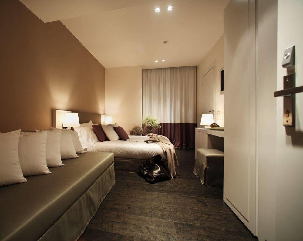 קאטוליקה Hotel Ines מראה חיצוני תמונה