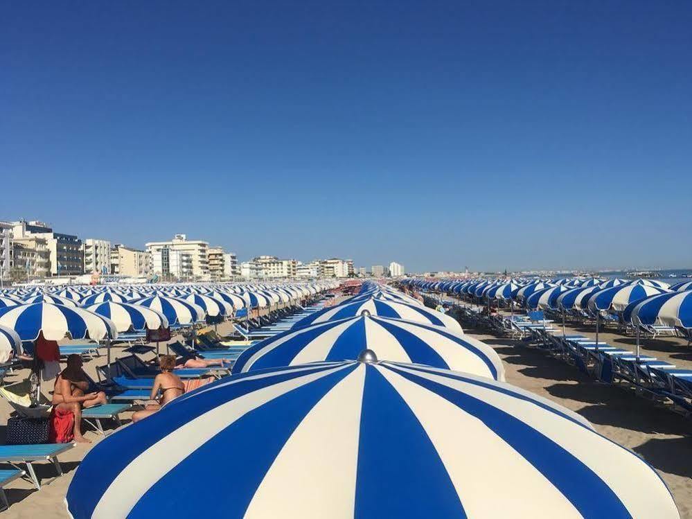 קאטוליקה Hotel Ines מראה חיצוני תמונה